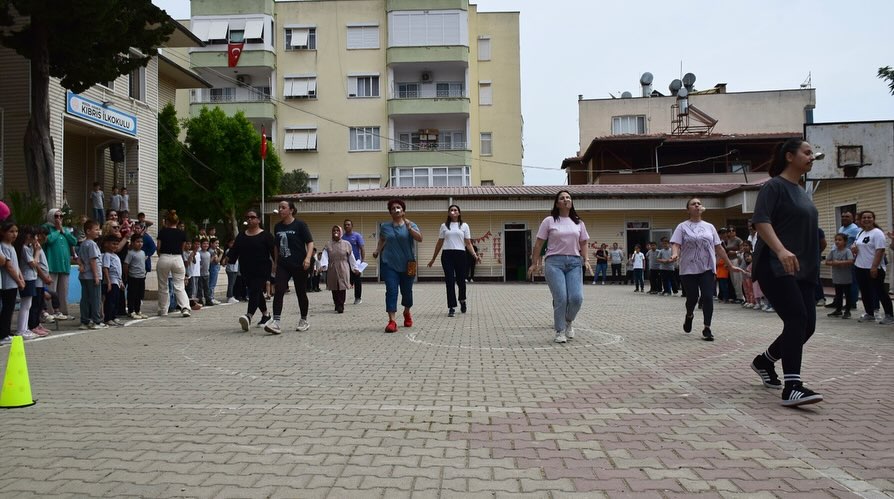 2025 Aile Yılı’nda  Çocuk Oyunlarında Aileler Aarıştı!