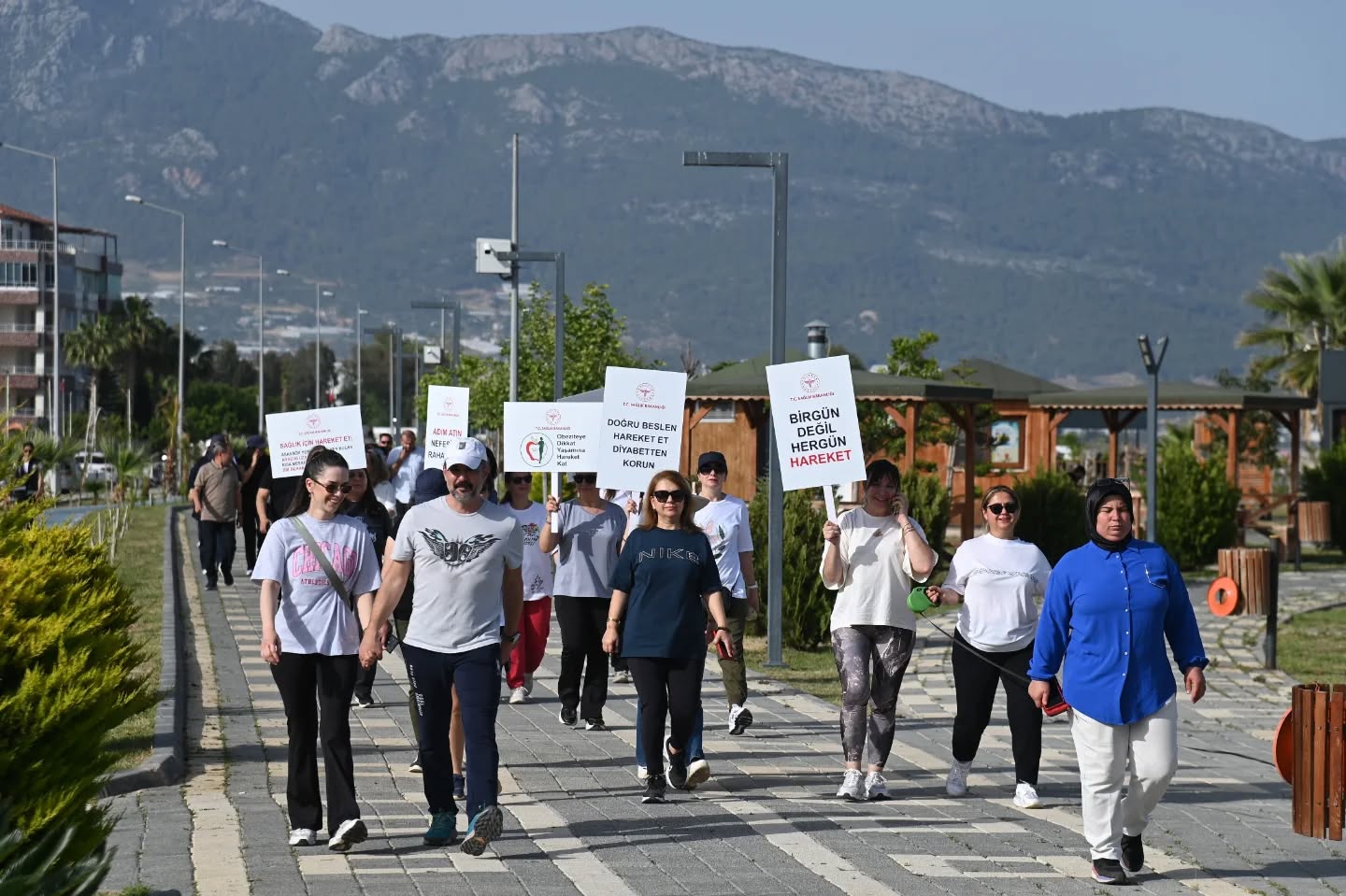 Anamur’da ‘Sağlıklı Yaşam Yürüyüşü’ Düzenlendi