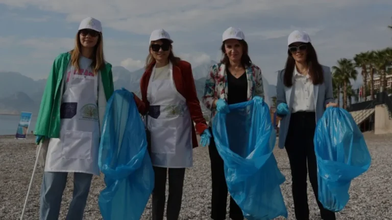 Antalya Konyaaltı sahillerinde plastik atıklar için yeni dönem