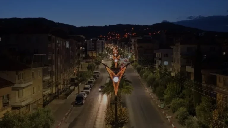 Denizli Büyükşehir Belediyesi dört ilçede aydınlatma dönüşümü başlattı