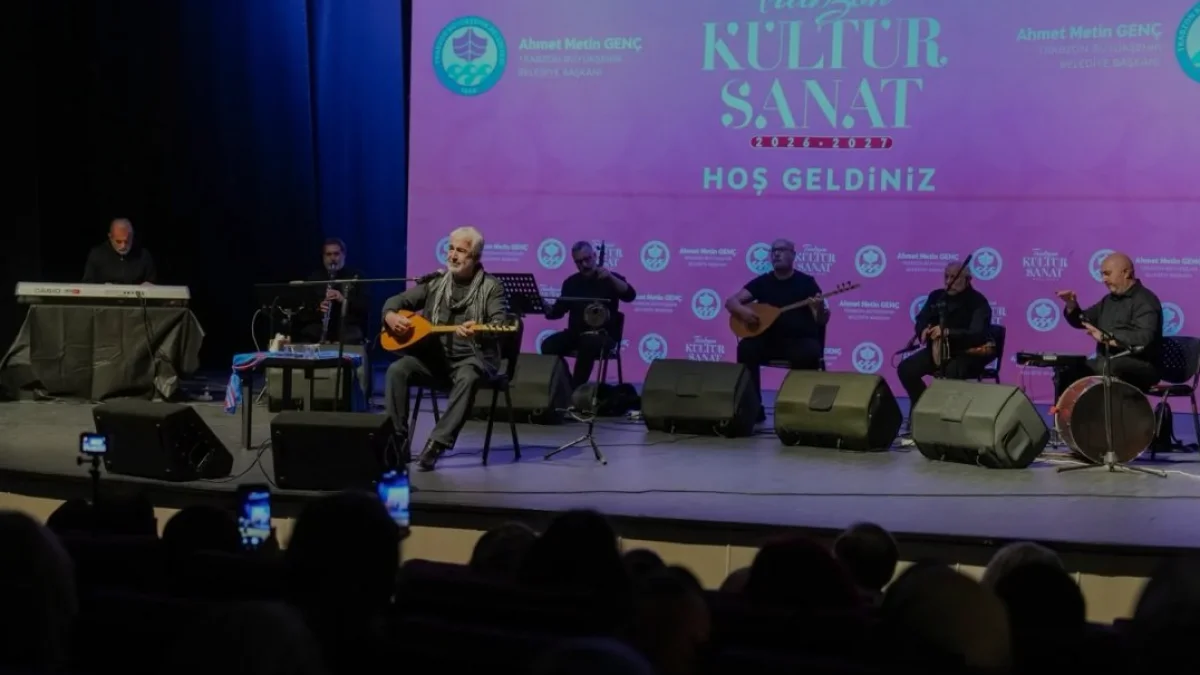 Esat Kabaklı Trabzonlu hayranlarıyla buluştu