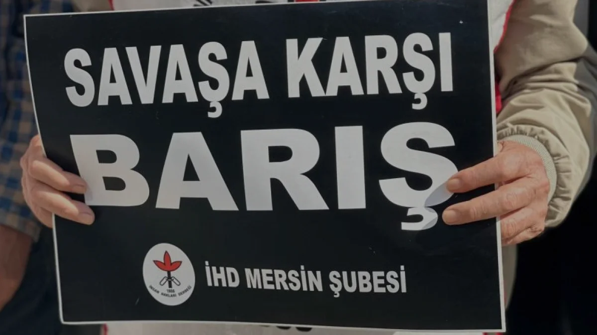 İHD ve BES Mersin Şubelerinden Barış Nöbeti Eylemi