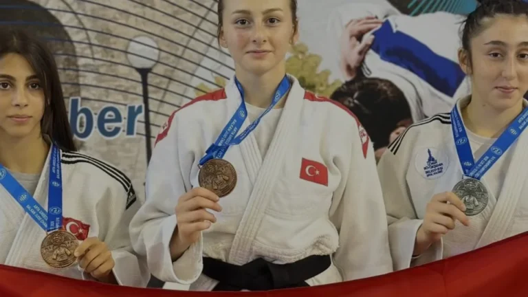 İzmirli Judocular Balkan Şampiyonasından Madalyalarla Döndü