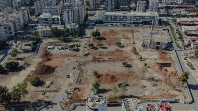 Mersin Mezitli Kent Meydanı Projesinde Çalışmalar Hız Kazandı