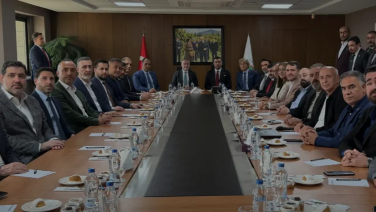 Nureddin Nebati Mersin Ticaret ve Sanayi Odasını Ziyaret Etti