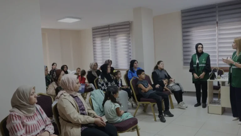 Toroslar Belediyesi ve Yeşilaydan Dijital Bağımlılık Eğitimi