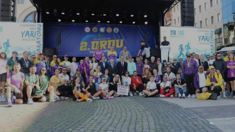 Uluslararası Ordu Yarı Maratonu kazananları ödüllerine kavuştu
