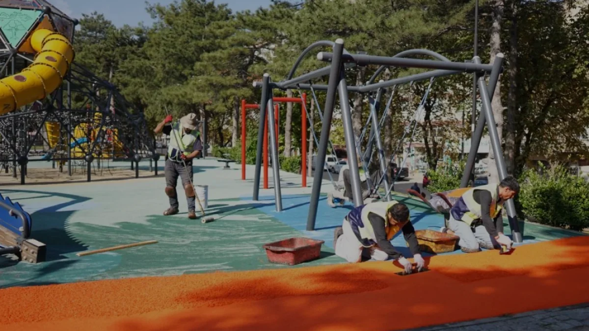 Yıldırım Belediyesi ilçe genelindeki parkları kışa hazırlıyor